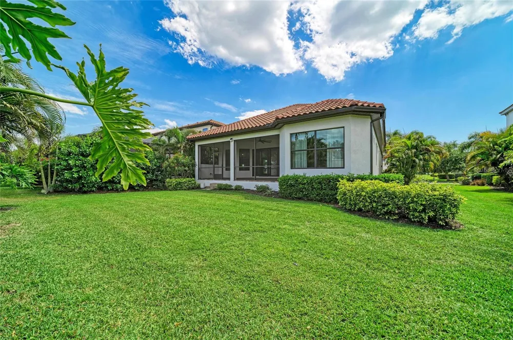 5819 TITLE ROW DRIVE Bradenton, FL 34210