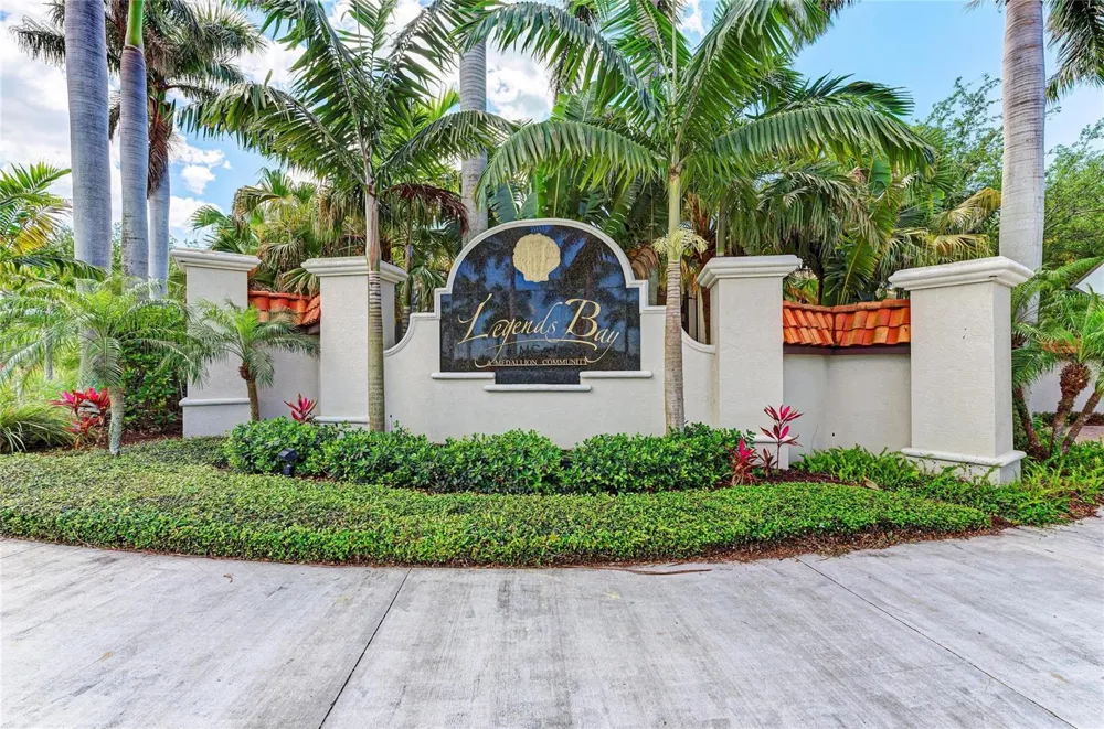 5819 TITLE ROW DRIVE Bradenton, FL 34210