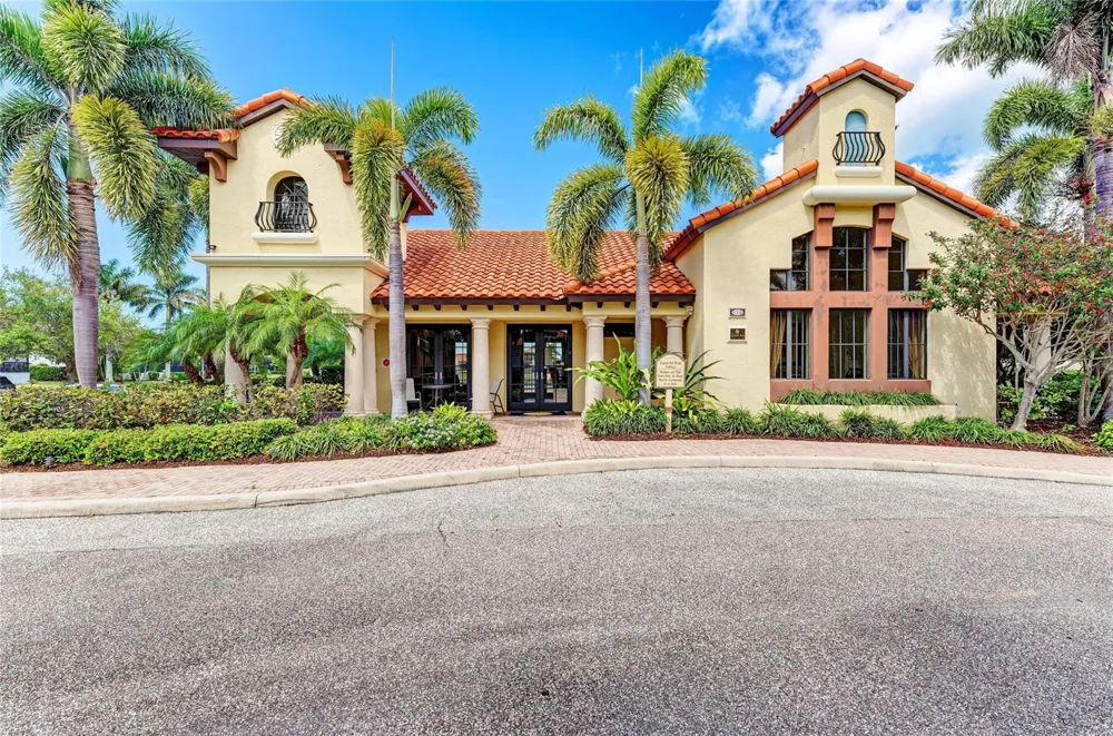 5819 TITLE ROW DRIVE Bradenton, FL 34210