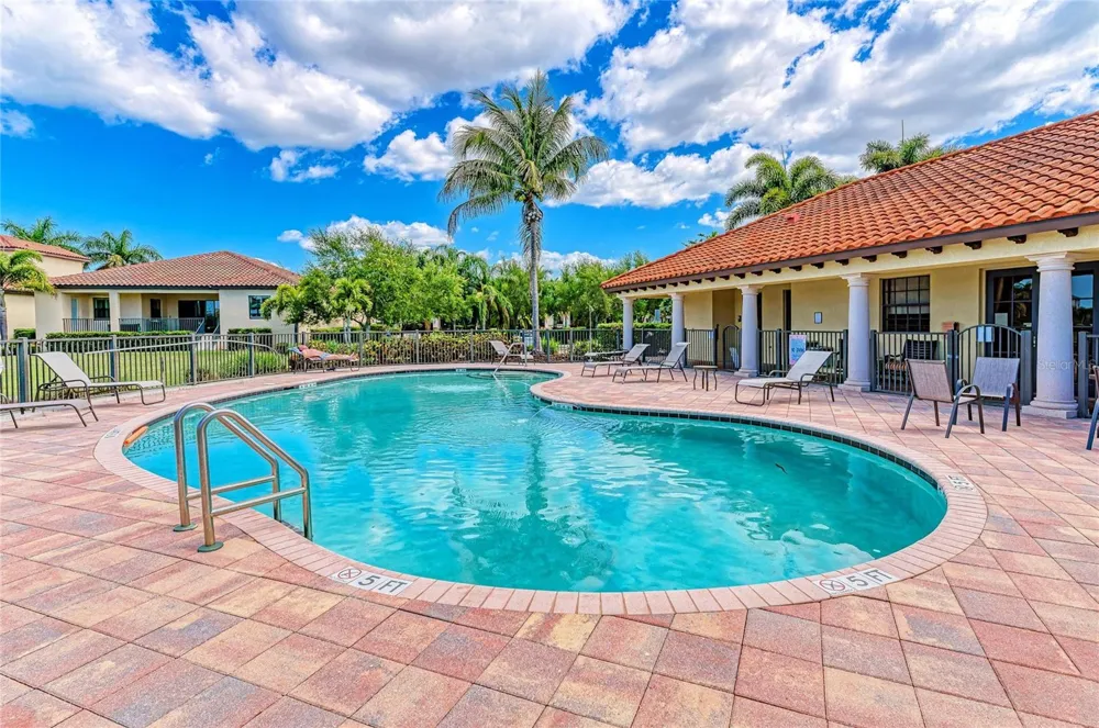 5819 TITLE ROW DRIVE Bradenton, FL 34210