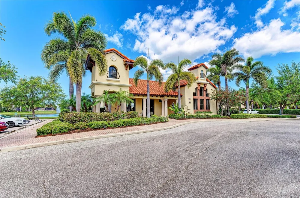 5819 TITLE ROW DRIVE Bradenton, FL 34210