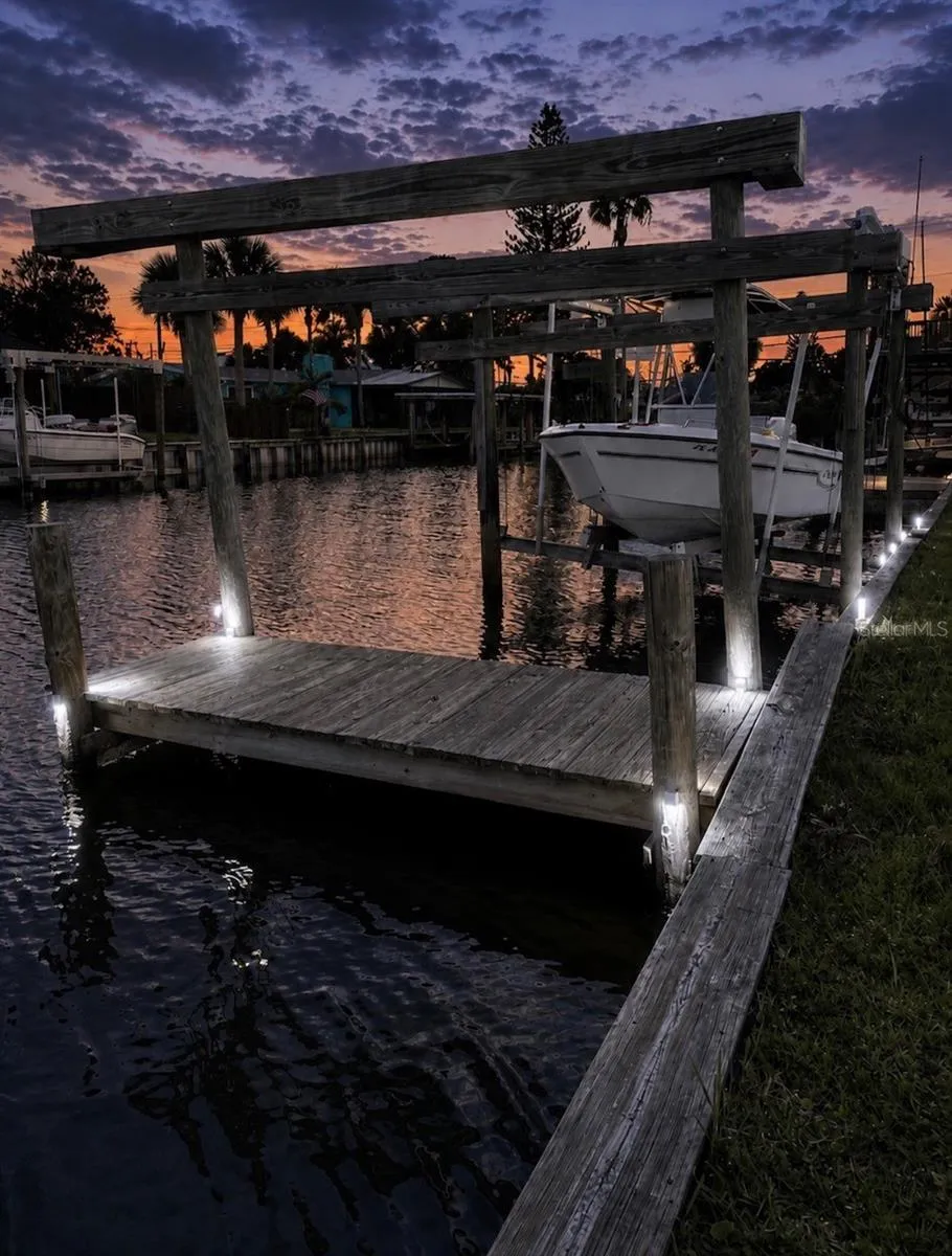 1623 WAVECREST STREET Merritt Island, FL 32952