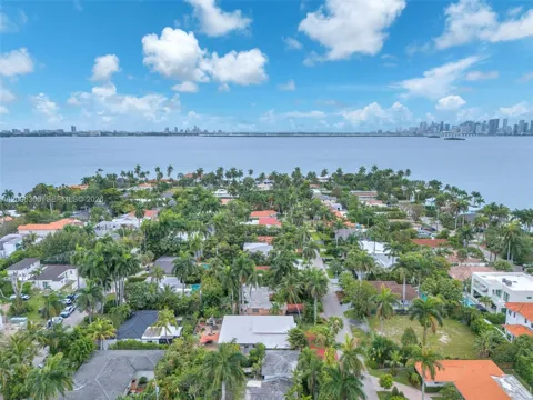 7701 Center Bay Dr
