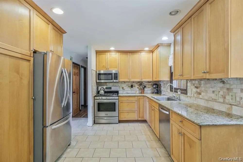 295 Willow Terrace Lane Orient, NY 11957