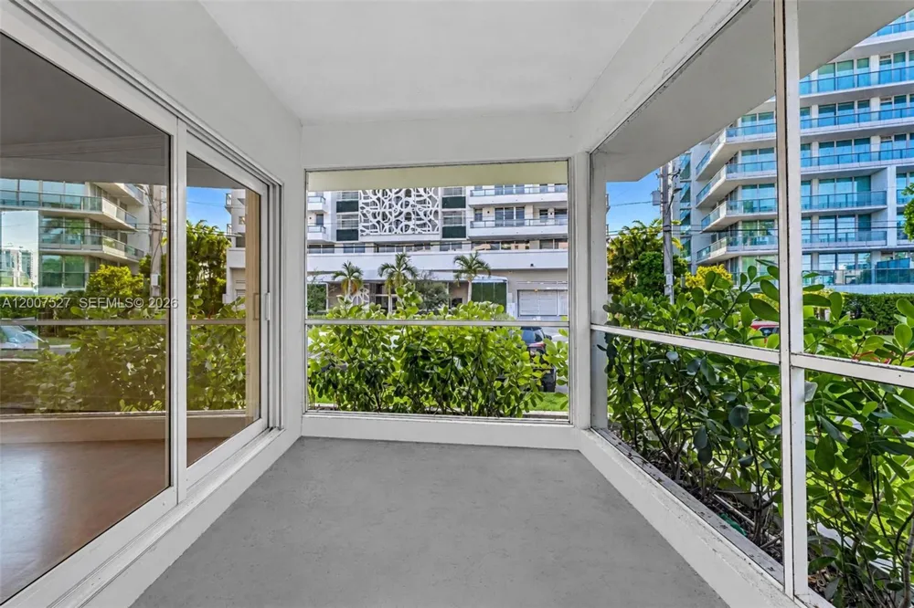 9200 E Bay Harbor Dr #1 Bay Harbor Islands, FL 33154