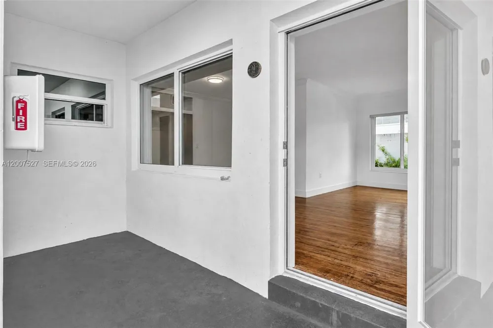 9200 E Bay Harbor Dr #1 Bay Harbor Islands, FL 33154