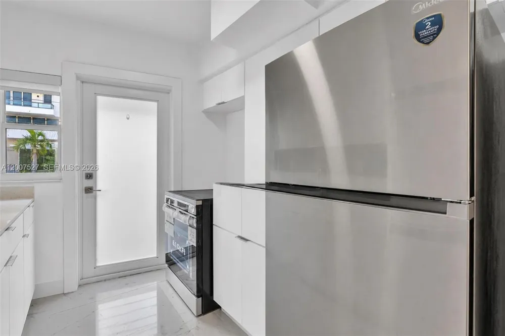 9200 E Bay Harbor Dr #1 Bay Harbor Islands, FL 33154