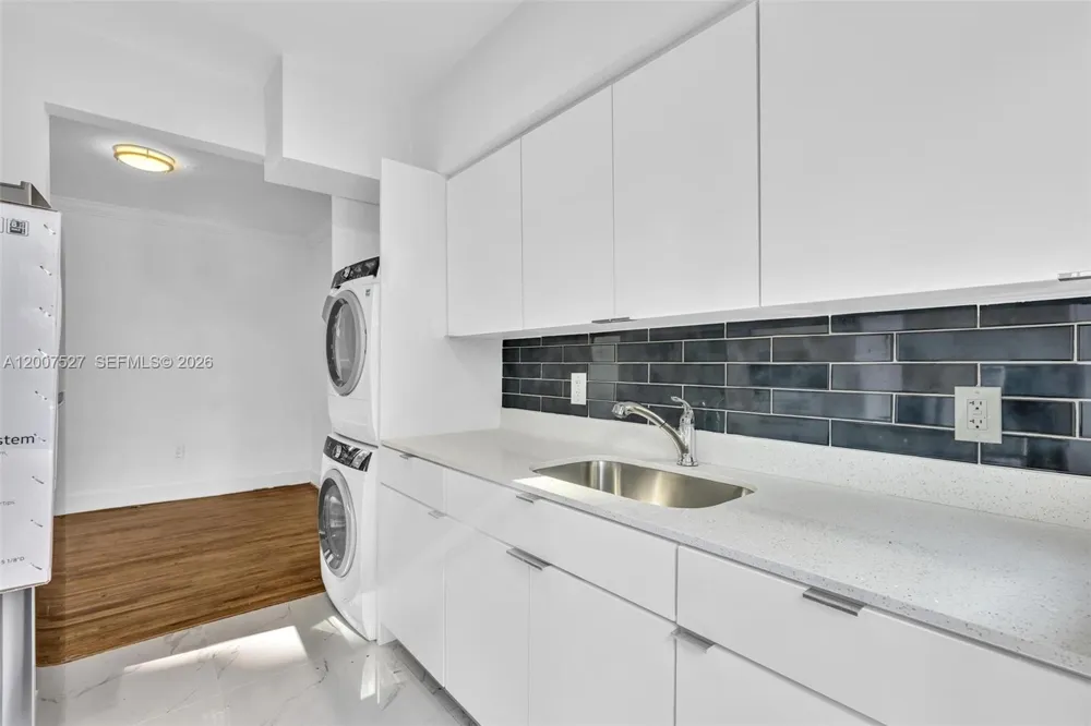 9200 E Bay Harbor Dr #1 Bay Harbor Islands, FL 33154