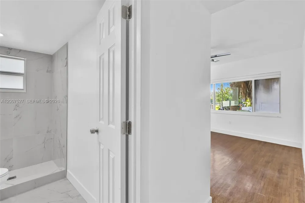 9200 E Bay Harbor Dr #1 Bay Harbor Islands, FL 33154