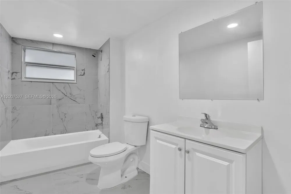 9200 E Bay Harbor Dr #1 Bay Harbor Islands, FL 33154