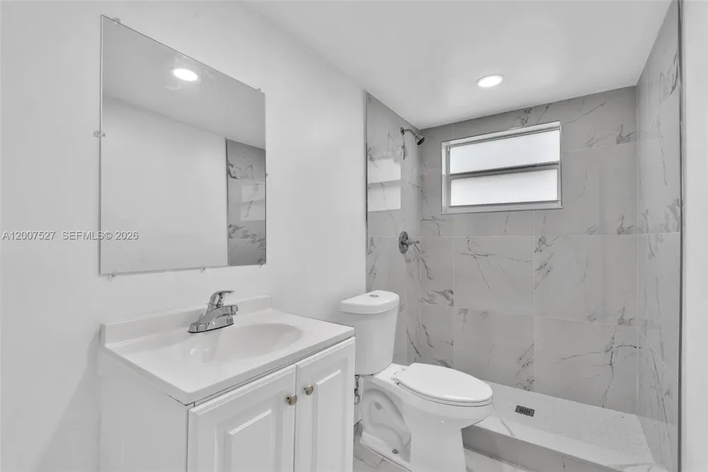 9200 E Bay Harbor Dr #1 Bay Harbor Islands, FL 33154