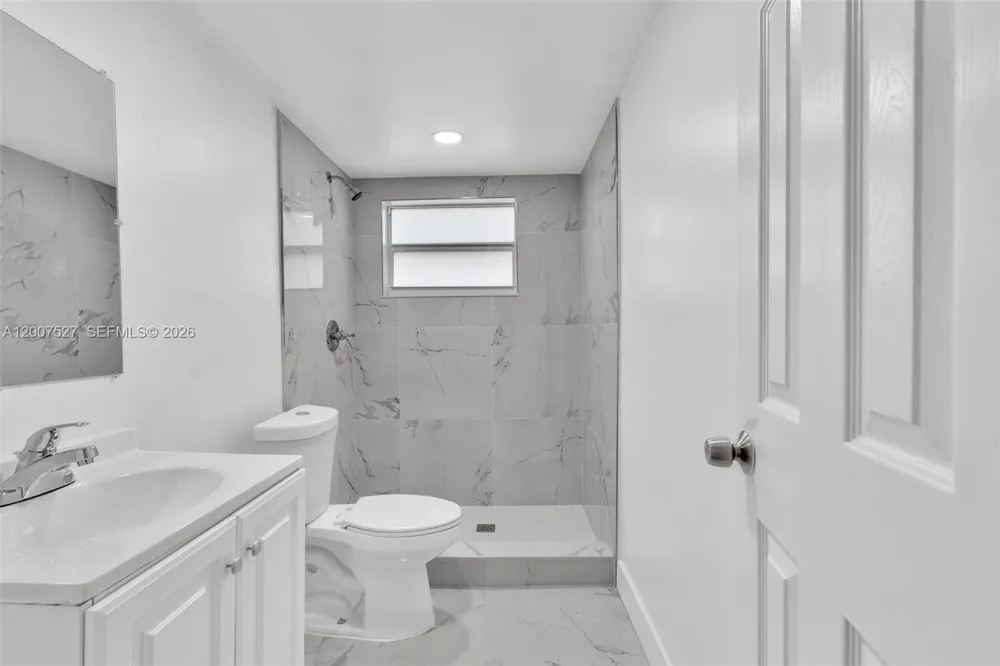 9200 E Bay Harbor Dr #1 Bay Harbor Islands, FL 33154
