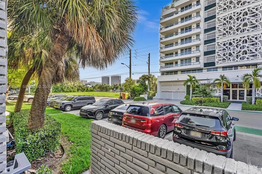9200 E Bay Harbor Dr #1 Bay Harbor Islands, FL 33154