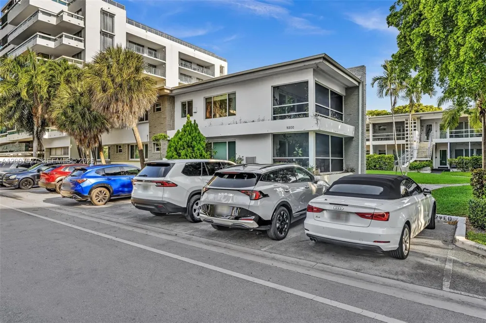 9200 E Bay Harbor Dr #1 Bay Harbor Islands, FL 33154