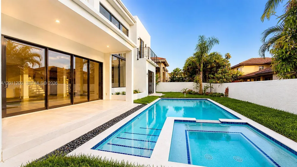 16022 NW 83rd Ct Miami Lakes, FL 33016