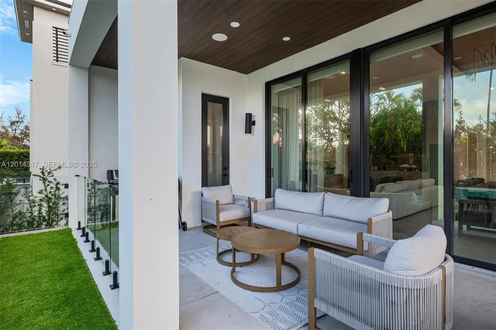 9280 Byron Ave Surfside, FL 33154