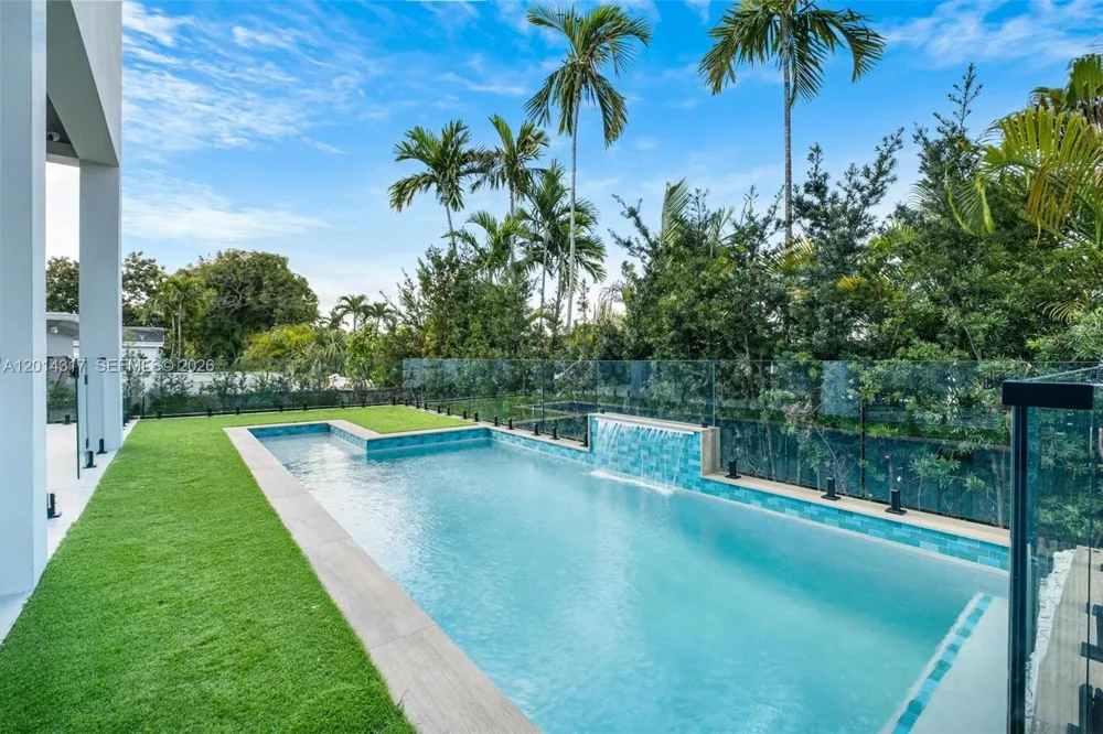 9280 Byron Ave Surfside, FL 33154