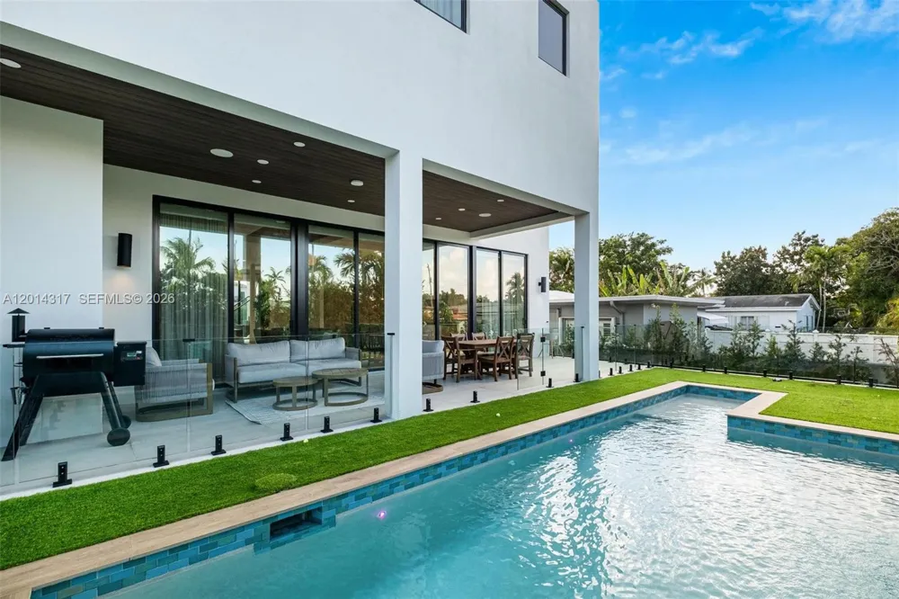 9280 Byron Ave Surfside, FL 33154