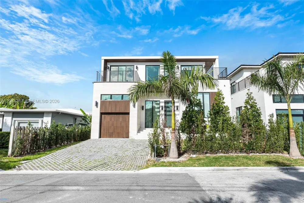 9280 Byron Ave Surfside, FL 33154