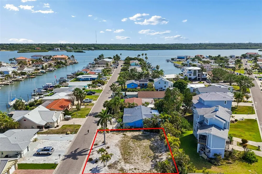 211 176TH TERRACE DRIVE E Redington Shores, FL 33708