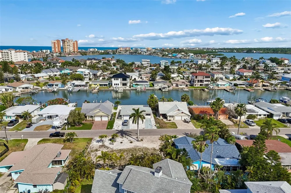 211 176TH TERRACE DRIVE E Redington Shores, FL 33708