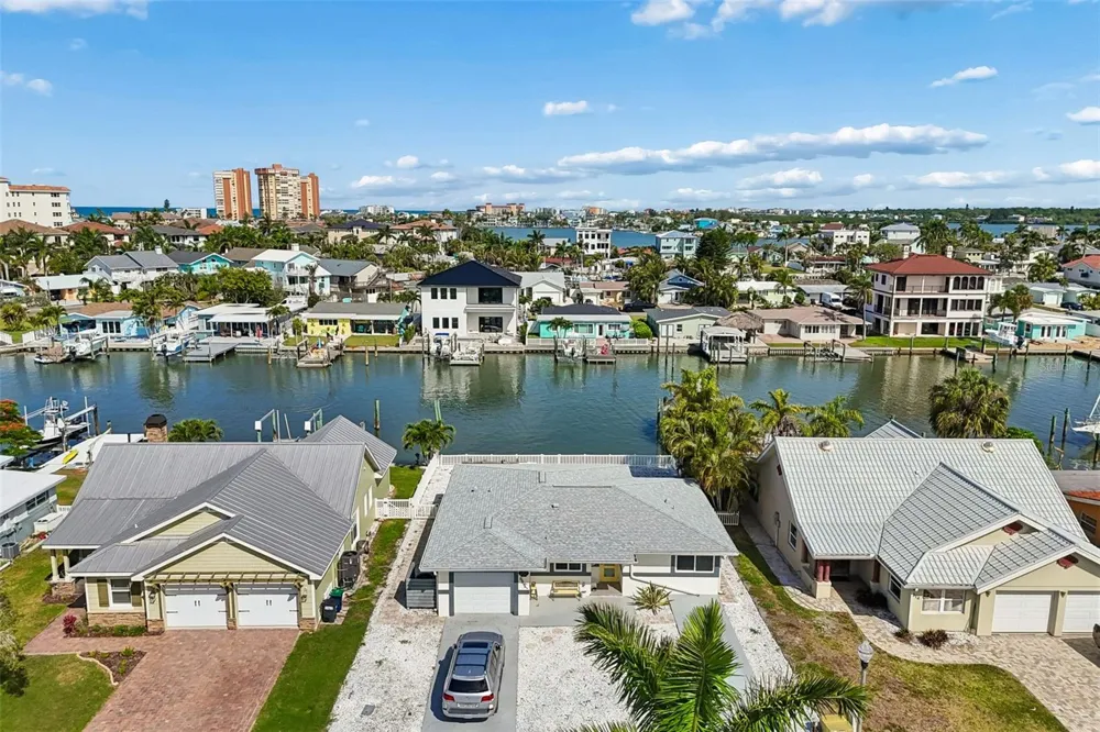211 176TH TERRACE DRIVE E Redington Shores, FL 33708