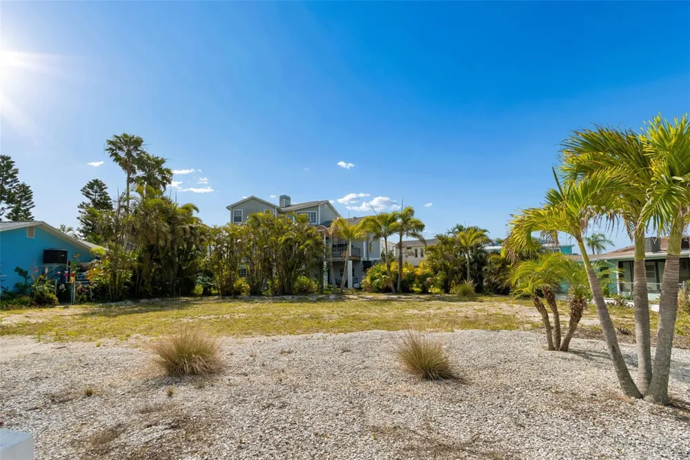 211 176TH TERRACE DRIVE E Redington Shores, FL 33708
