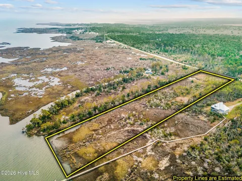 1592 Highway 70 E