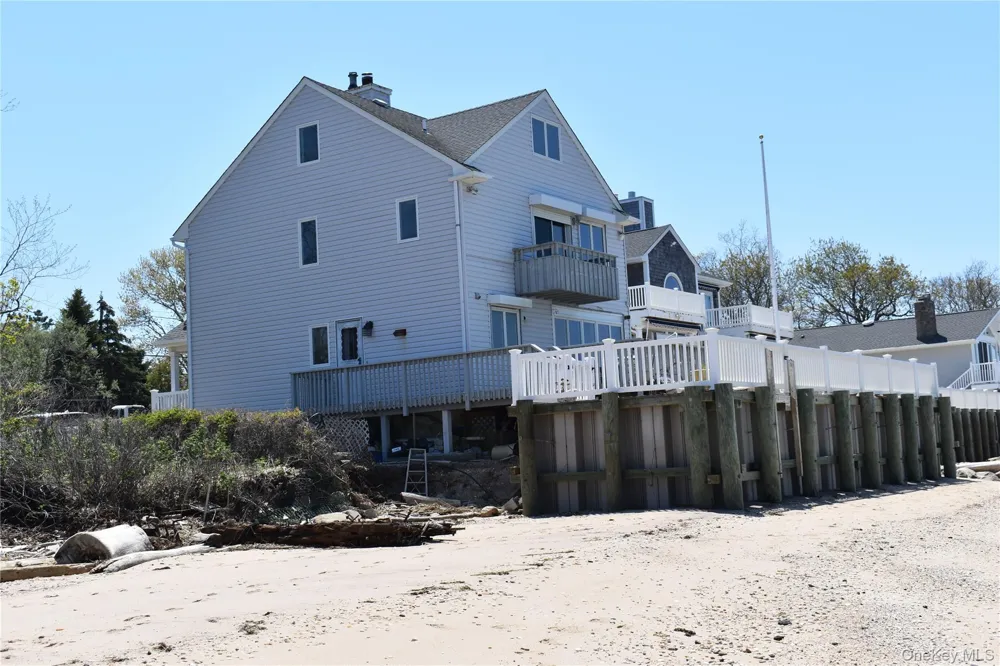 52755 Soundview Avenue Southold, NY 11971