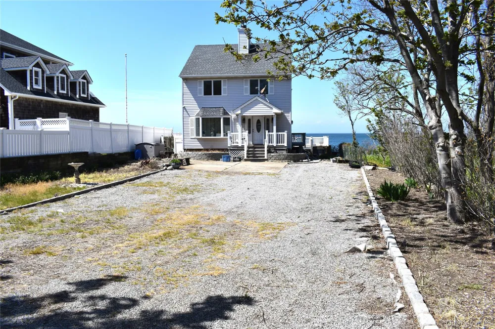52755 Soundview Avenue Southold, NY 11971