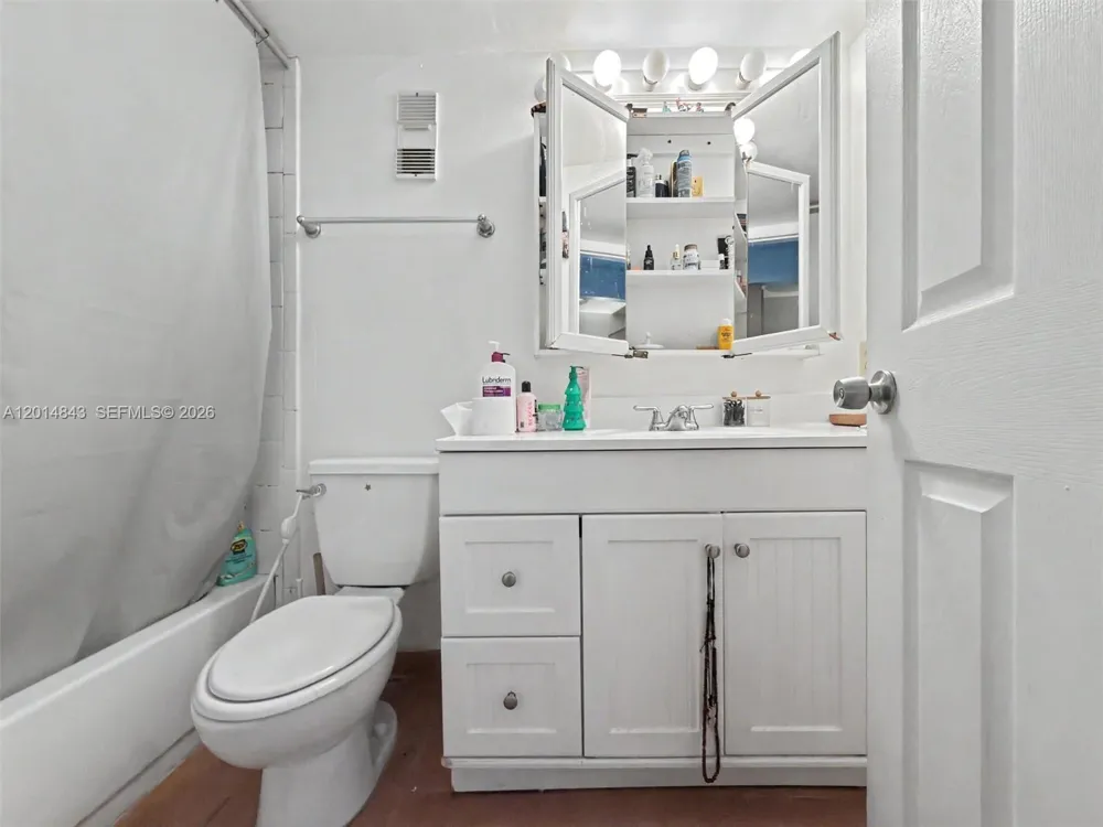 7155 Miami Lakes Dr #P16 Miami Lakes, FL 33014