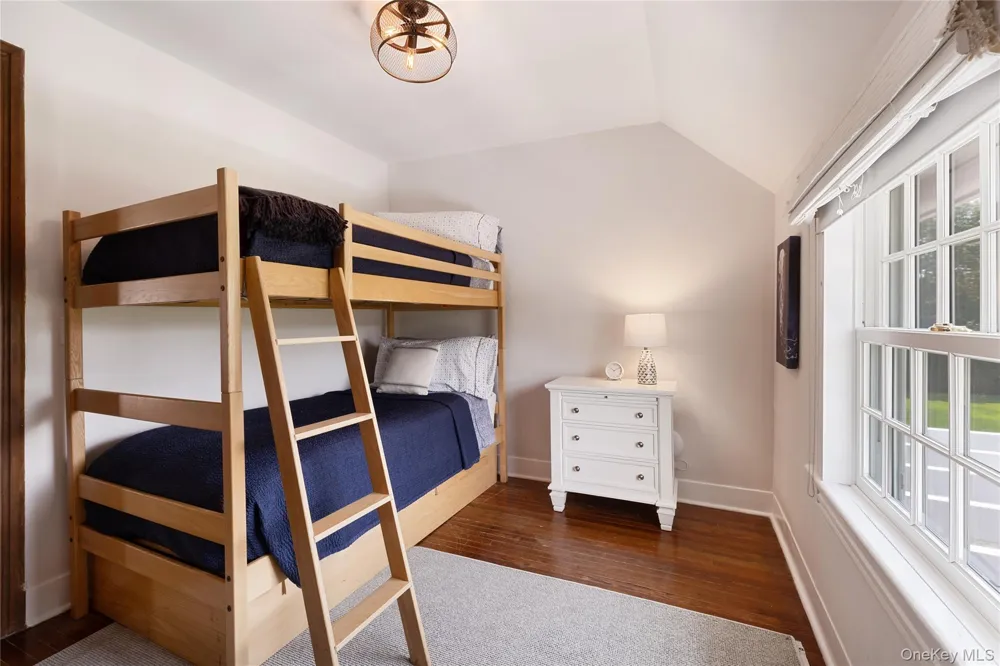 92 Beach Lane Westhampton Beach, NY 11978
