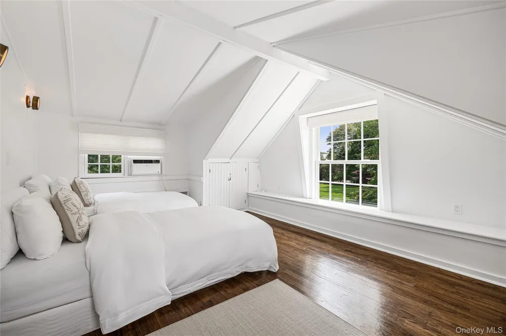 92 Beach Lane Westhampton Beach, NY 11978
