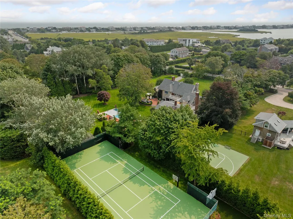 92 Beach Lane Westhampton Beach, NY 11978