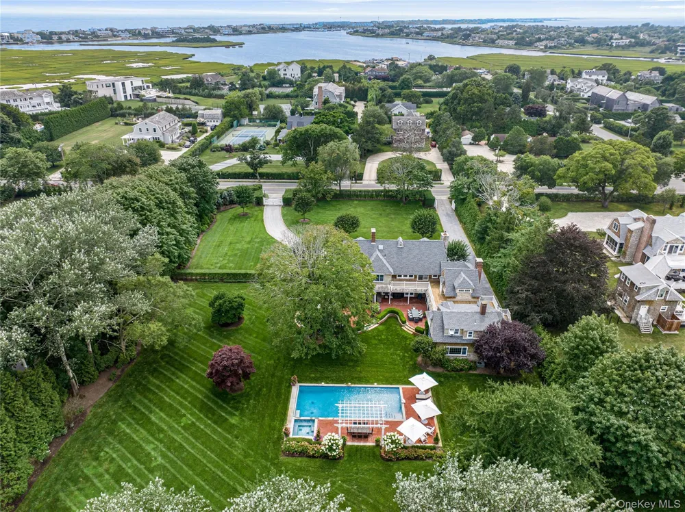 92 Beach Lane Westhampton Beach, NY 11978