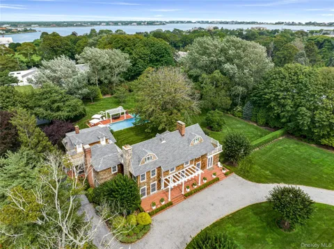 92 Beach Lane