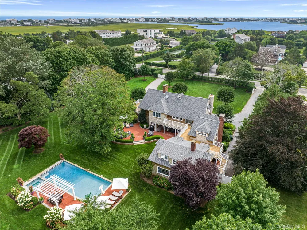 92 Beach Lane Westhampton Beach, NY 11978