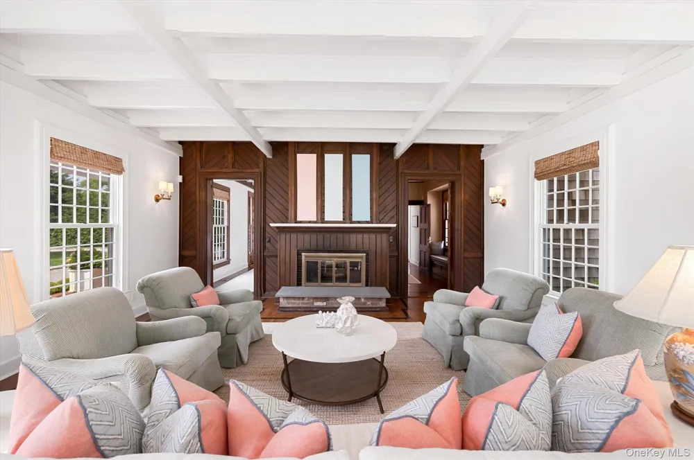 92 Beach Lane Westhampton Beach, NY 11978