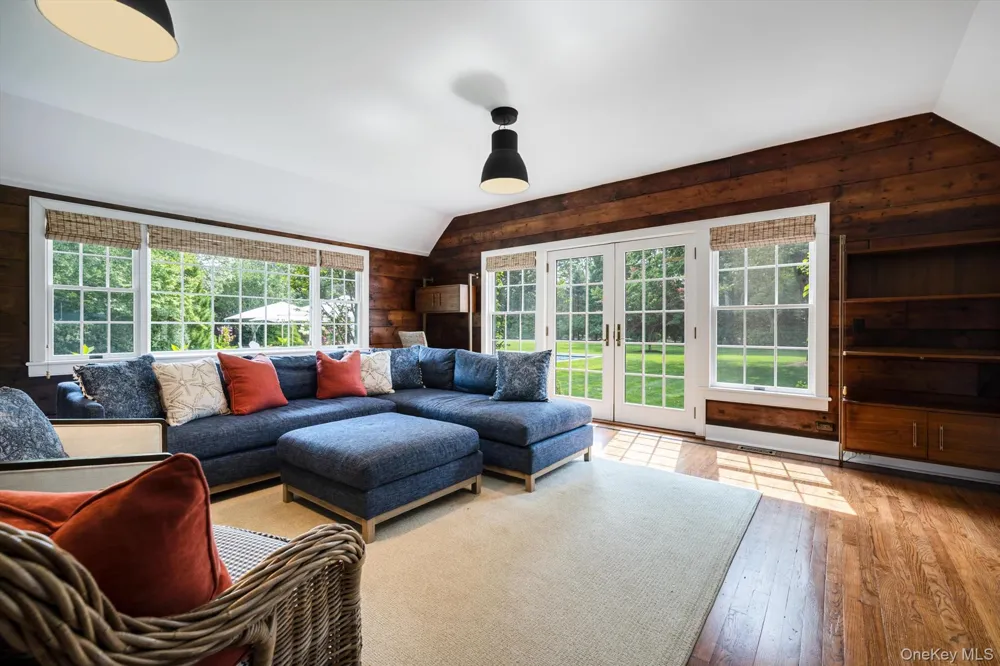 92 Beach Lane Westhampton Beach, NY 11978