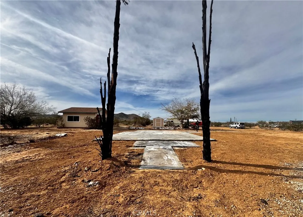 382 Bowman Trail Landers, CA 92285