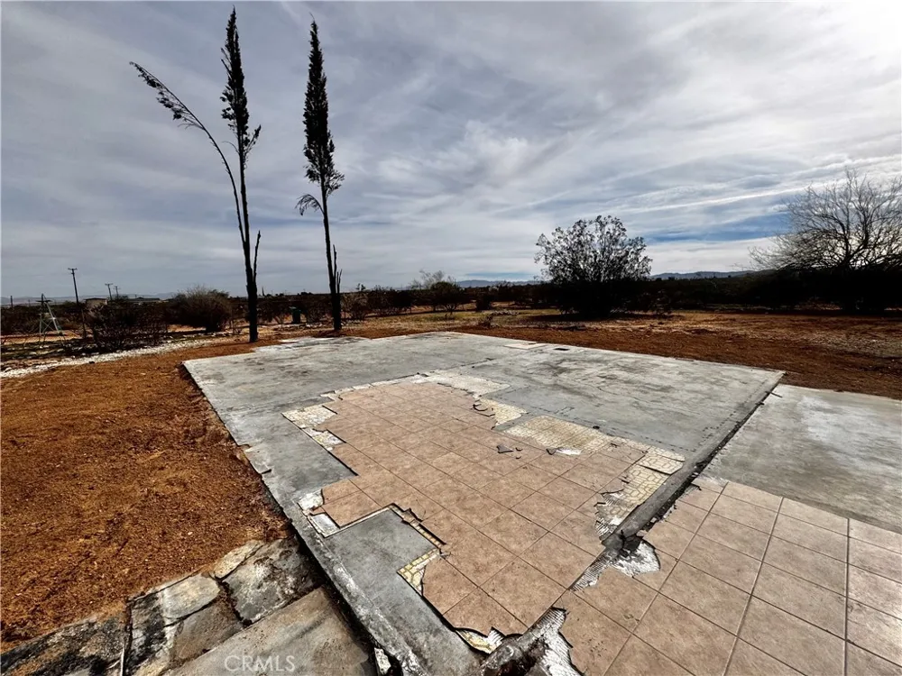 382 Bowman Trail Landers, CA 92285