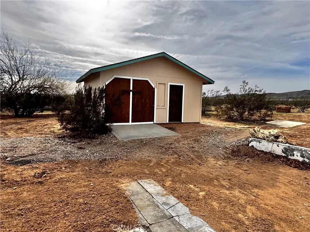 382 Bowman Trail Landers, CA 92285