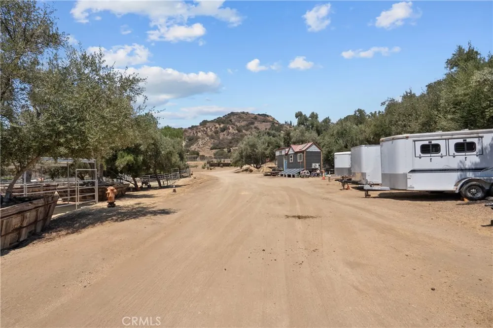 VAC VLC Tuxford Sun Valley, CA 91352