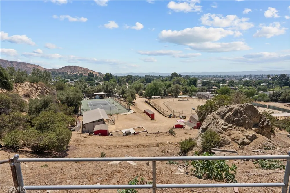 VAC VLC Tuxford Sun Valley, CA 91352