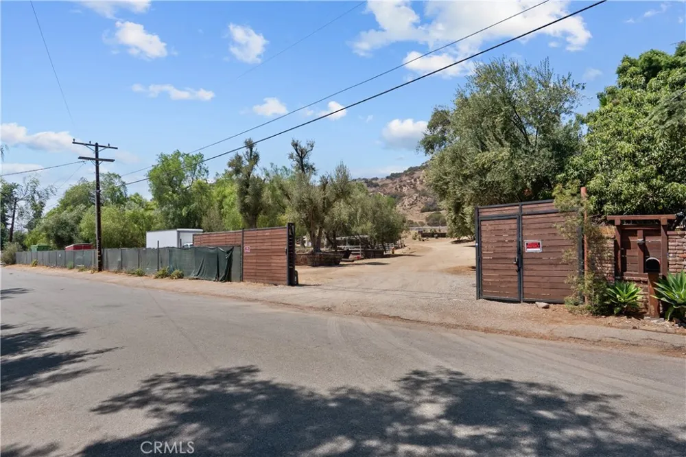 VAC VLC Tuxford Sun Valley, CA 91352