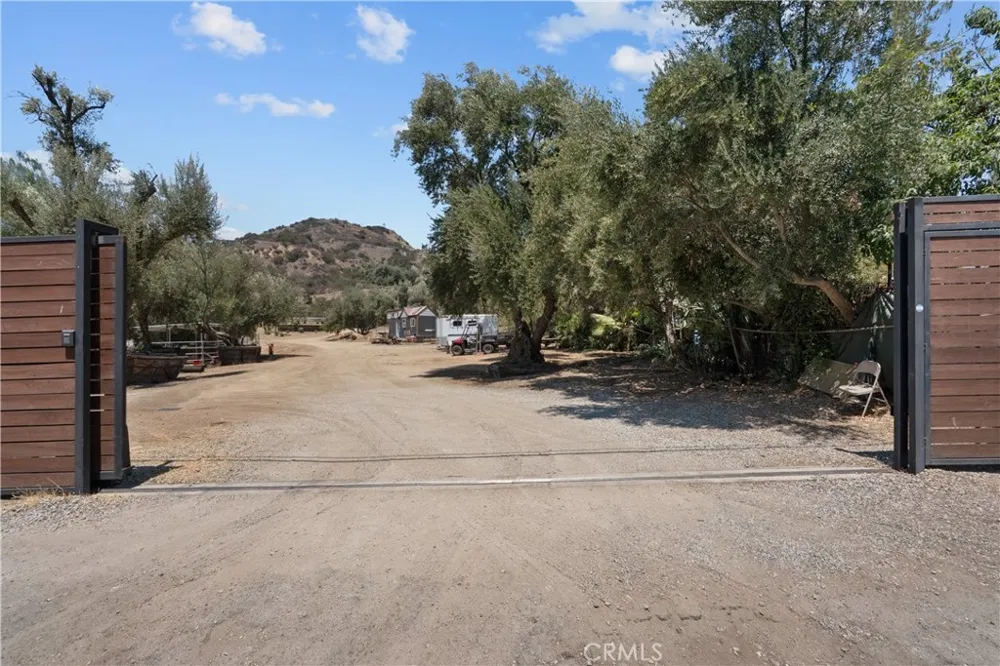 VAC VLC Tuxford Sun Valley, CA 91352