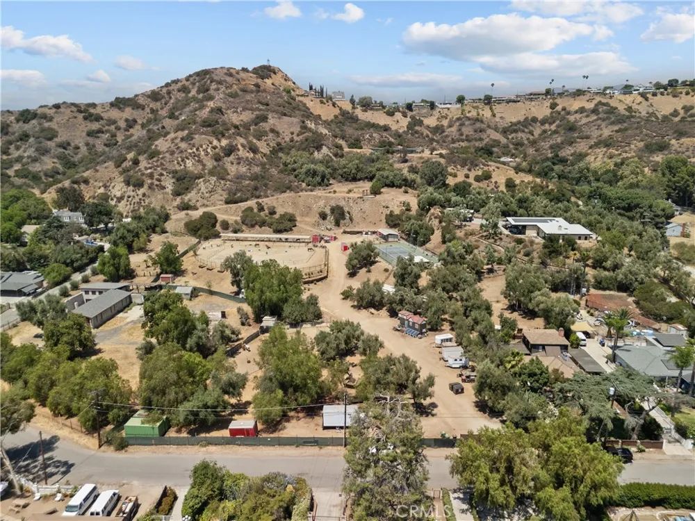 VAC VLC Tuxford Sun Valley, CA 91352