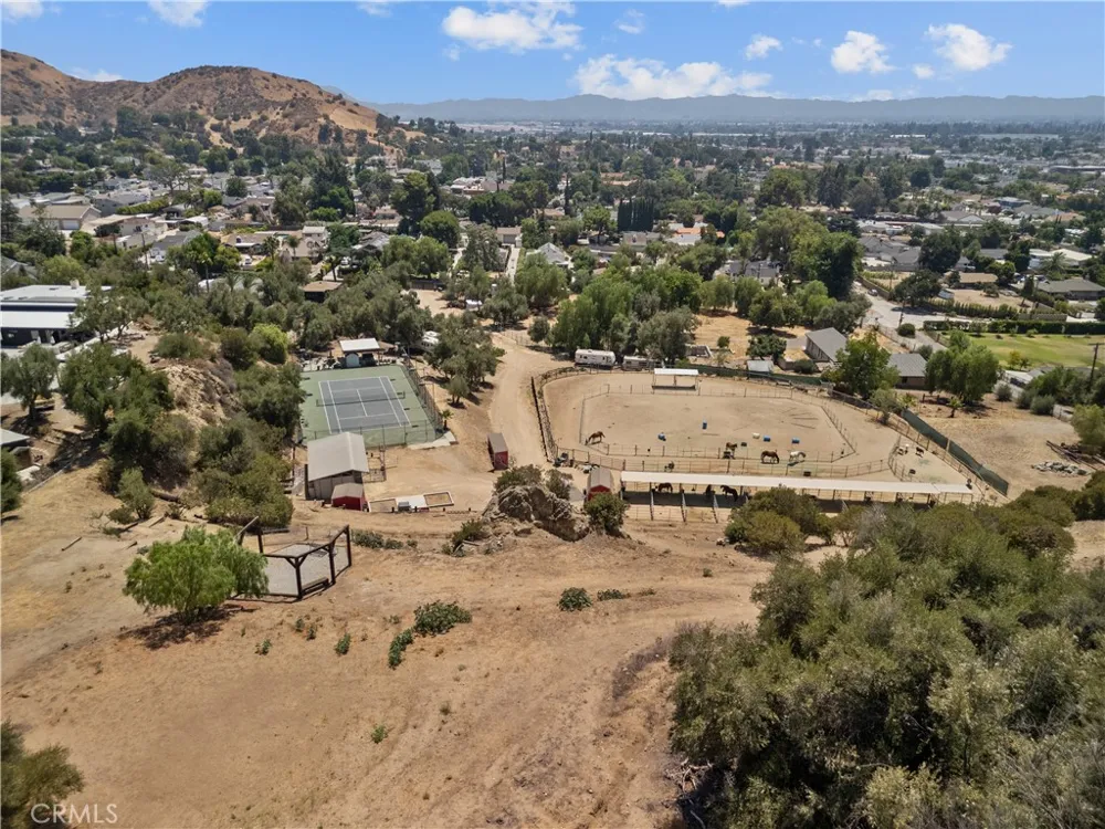 VAC VLC Tuxford Sun Valley, CA 91352