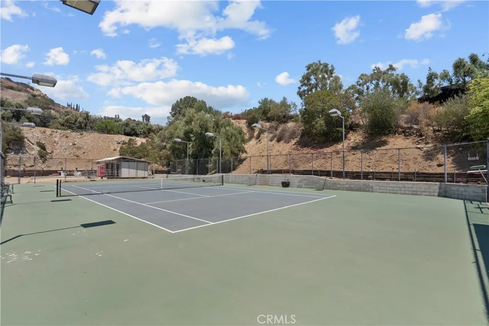 VAC VLC Tuxford Sun Valley, CA 91352