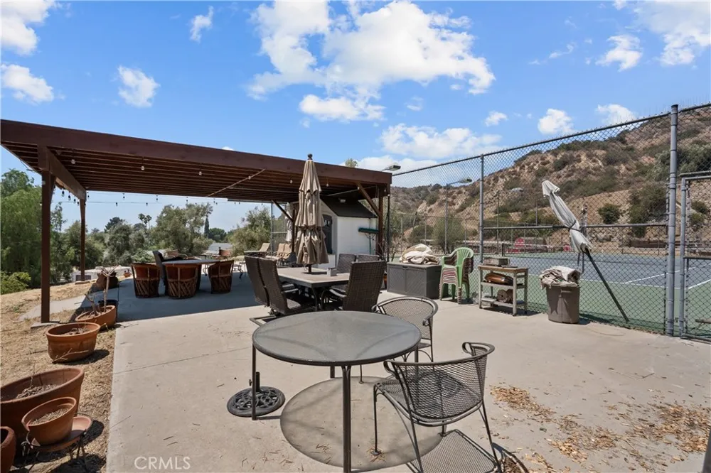 VAC VLC Tuxford Sun Valley, CA 91352